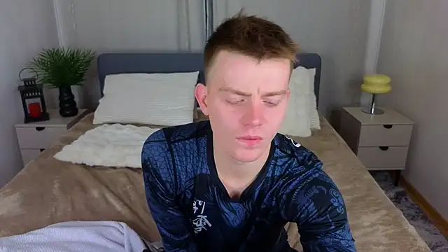 happy de1mos online show from October 21, 9:37 pm