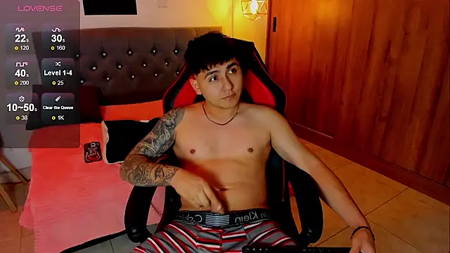 Nicolas James Sc online show from December 3, 1:42 pm