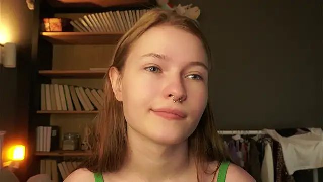 LynHillaire online show from February 2, 11:20 am