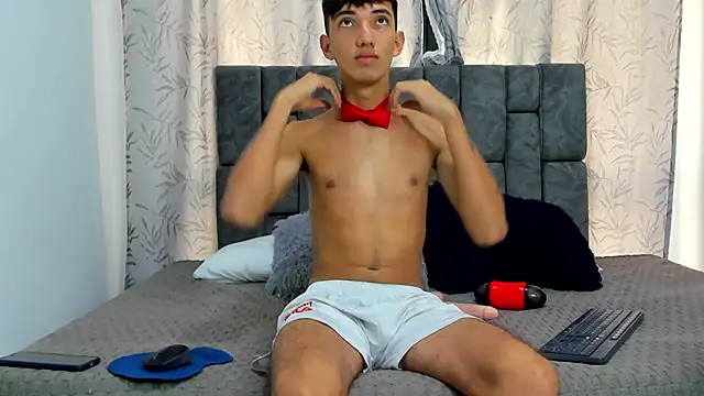 Maikol Ortiz online show from December 22, 1:41 pm