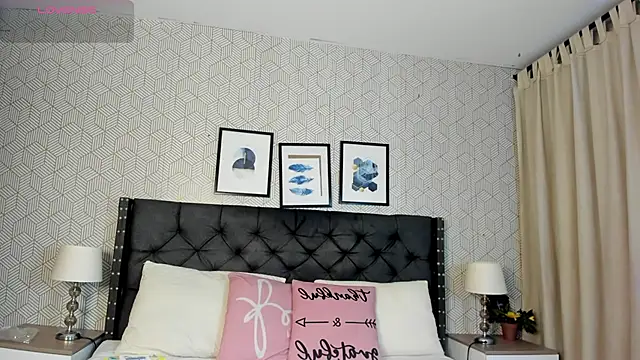 sophie  blare online show from May 19, 7:31 pm