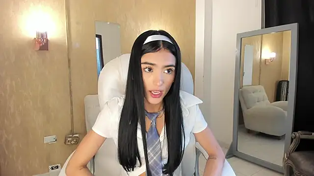 zoerouse  online show from November 18, 7:51 pm