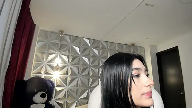 zoerouse  online show from December 2, 8:26 pm