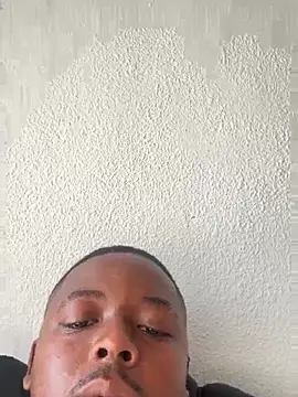 Snapshot of DaddyMyles chatting on June 23, 9:18 am DaddyMyles online show from June 23, 9:18 am