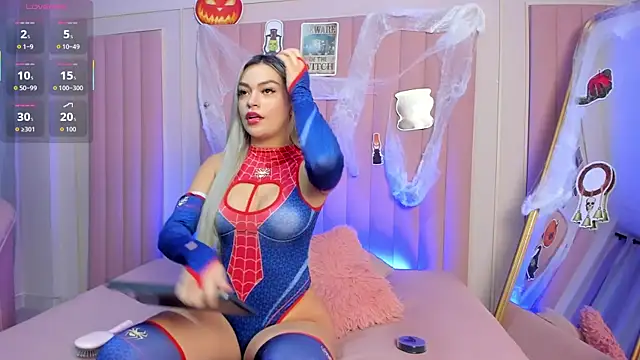 Snapshot of milaowens chatting on October 17, 12:30 pm milaowens online show from October 17, 12:30 pm