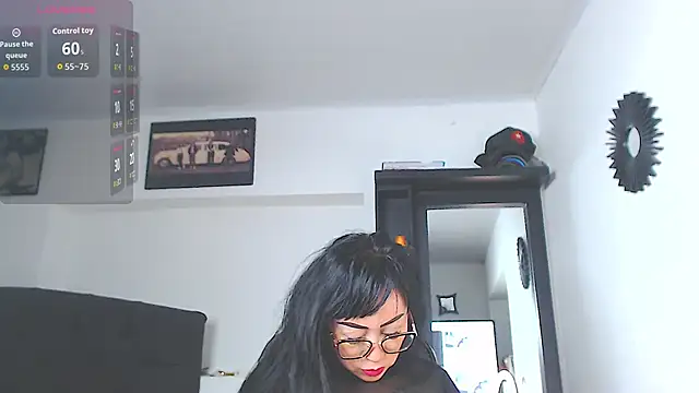Vicky hotmilf online show from May 5, 8:33 am