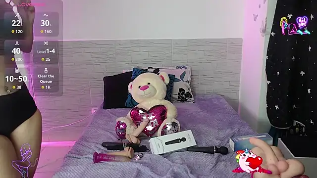 EmilyCoy  online show from April 9, 3:28 am