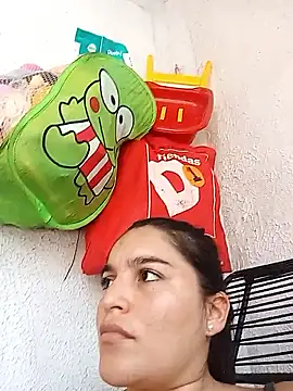 chloe 90 online show from November 5, 5:02 pm