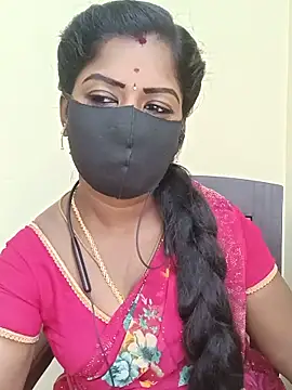 Snapshot of tamilammukuttyy chatting on June 13, 5:05 am tamilammukuttyy online show from June 13, 5:05 am