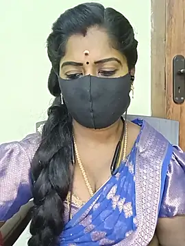 Snapshot of tamilammukuttyy chatting on June 25, 5:28 pm tamilammukuttyy online show from June 25, 5:28 pm