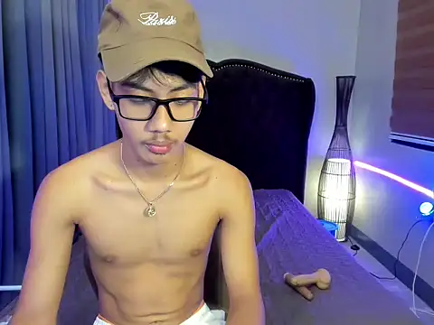 fucking hot2 online show from April 10, 4:01 pm