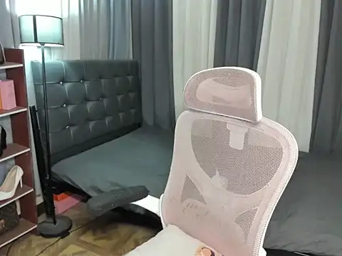 Seductive Margaux online show from March 2, 7:15 am