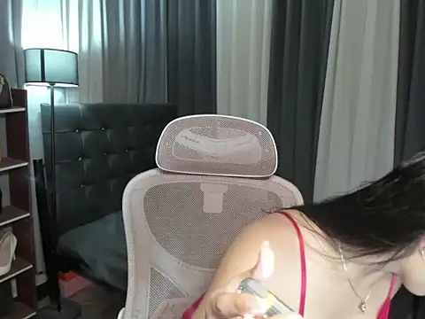 Seductive Margaux online show from March 10, 5:45 am