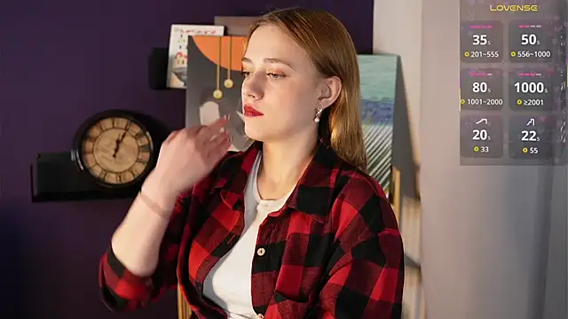 HollieCollelo online show from October 8, 3:48 am