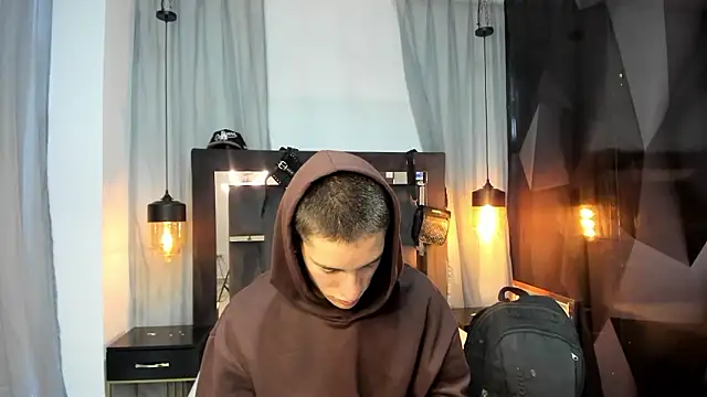 Snapshot of HunterHeat_ chatting on January 19, 11:25 am HunterHeat online show from January 19, 11:25 am