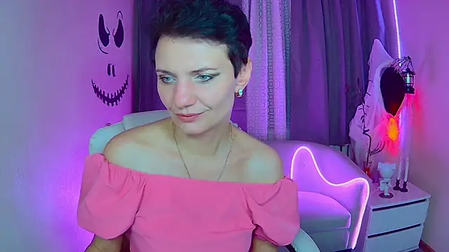 AvaSaturnian online show from October 27, 1:15 pm