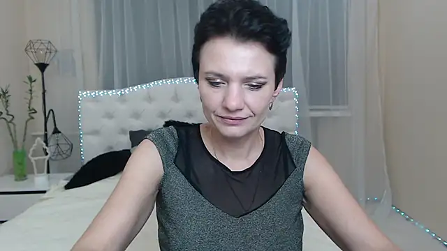 AvaSaturnian online show from November 7, 1:22 pm