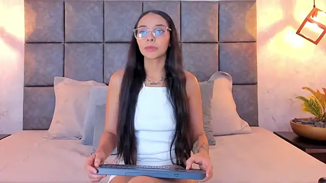 Roseaurora online show from April 12, 11:48 am