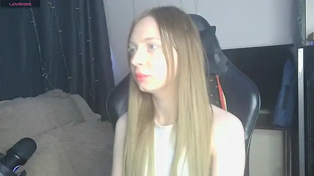 BabbbyFoxxx online show from March 12, 6:41 am