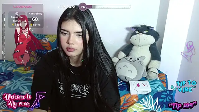 Snapshot of Emma_yui19 chatting on October 28, 11:29 pm Emma yui19 online show from October 28, 11:29 pm