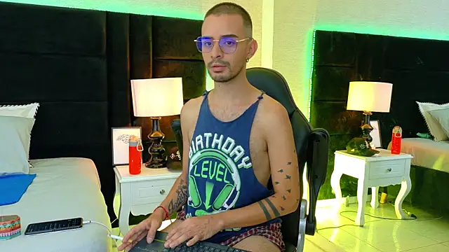 HairyDiamond  online show from September 22, 3:30 am
