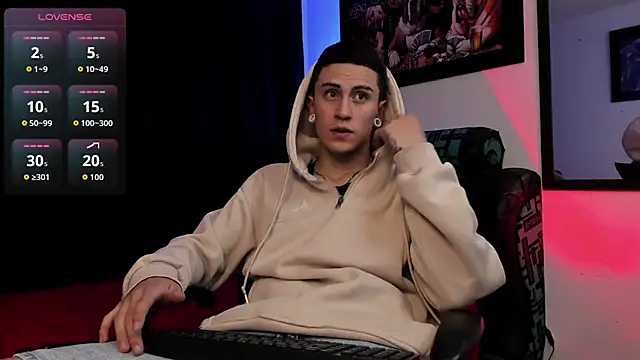 Snapshot of Sebas_maverick chatting on February 12, 11:44 pm Sebas maverick online show from February 12, 11:44 pm