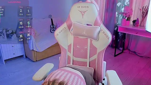 Snapshot of Sweetie_Hope chatting on October 1, 7:58 am Sweetie Hope online show from October 1, 7:58 am