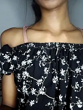 Snapshot of BunnyBloom25 chatting on September 11, 5:35 pm BunnyBloom25 online show from September 11, 5:35 pm