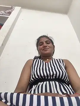 Snapshot of LUCKY_cut chatting on February 9, 6:23 pm LUCKY cut online show from February 9, 6:23 pm