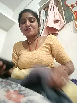 Snapshot of LUCKY_cut chatting on February 12, 4:02 pm LUCKY cut online show from February 12, 4:02 pm