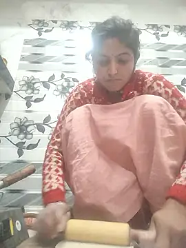 Snapshot of LUCKY_cut chatting on February 24, 3:26 am LUCKY cut online show from February 24, 3:26 am