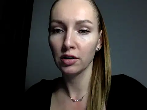 Snapshot of Varnyx chatting on November 3, 9:16 pm Varnyx online show from November 3, 9:16 pm