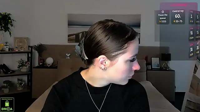 WildHoneyXO online show from September 27, 5:45 am