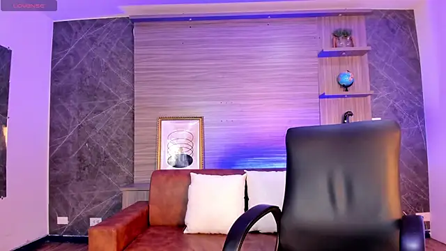 sofiapalacioss online show from October 31, 8:21 pm