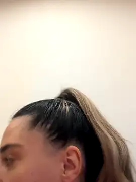 ItalianGirl online show from October 24, 8:05 pm