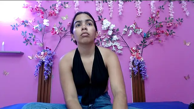 skinnysofia18 online show from May 8, 1:27 pm