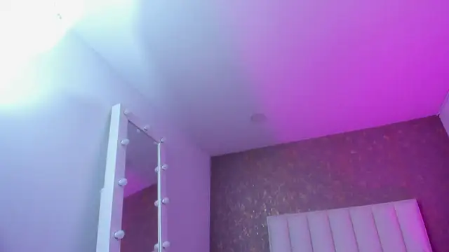 KaylieBrooks online show from December 1, 7:08 pm