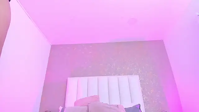 KaylieBrooks online show from April 15, 6:48 pm