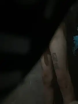 Snapshot of Efrain6996 chatting on April 4, 8:12 am Efrain6996 online show from April 4, 8:12 am