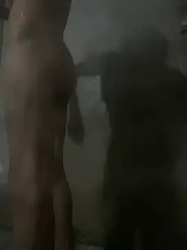 Snapshot of Efrain6996 chatting on April 6, 3:37 am Efrain6996 online show from April 6, 3:37 am