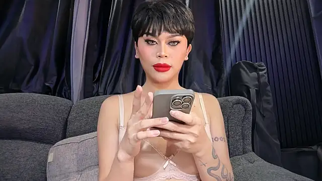Snapshot of erotictsmonica chatting on May 1, 4:28 am erotictsmonica online show from May 1, 4:28 am
