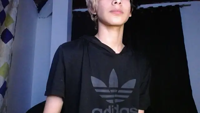 Snapshot of DaraKat18 chatting on June 16, 1:41 am DaraKat18 online show from June 16, 1:41 am