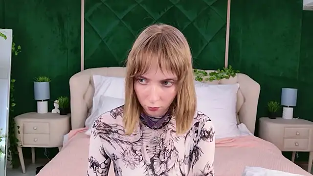 Beverly Gomes online show from December 5, 3:52 pm