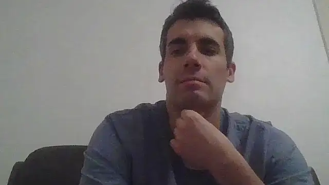 JulioIsHere4you online show from November 15, 11:32 pm