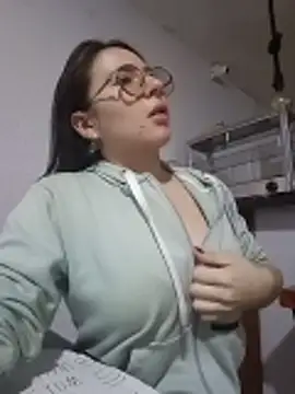 Bella Sumers online show from June 17, 3:57 pm