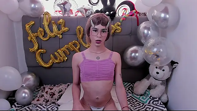 zoe bunny01 online show from October 2, 9:00 pm