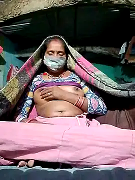 CUTE-004 online show from November 15, 4:25 pm