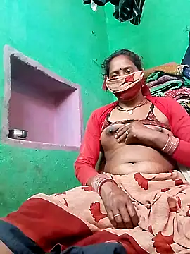 CUTE-004 online show from December 3, 8:00 am