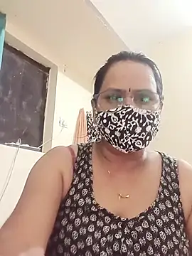 Your-vipasha online show from July 31, 6:40 pm