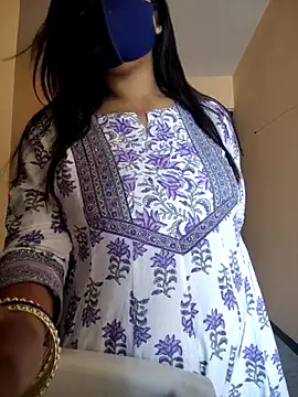 Snapshot of your_favourite_bhabhi chatting on March 13, 6:09 am your favourite bhabhi online show from March 13, 6:09 am